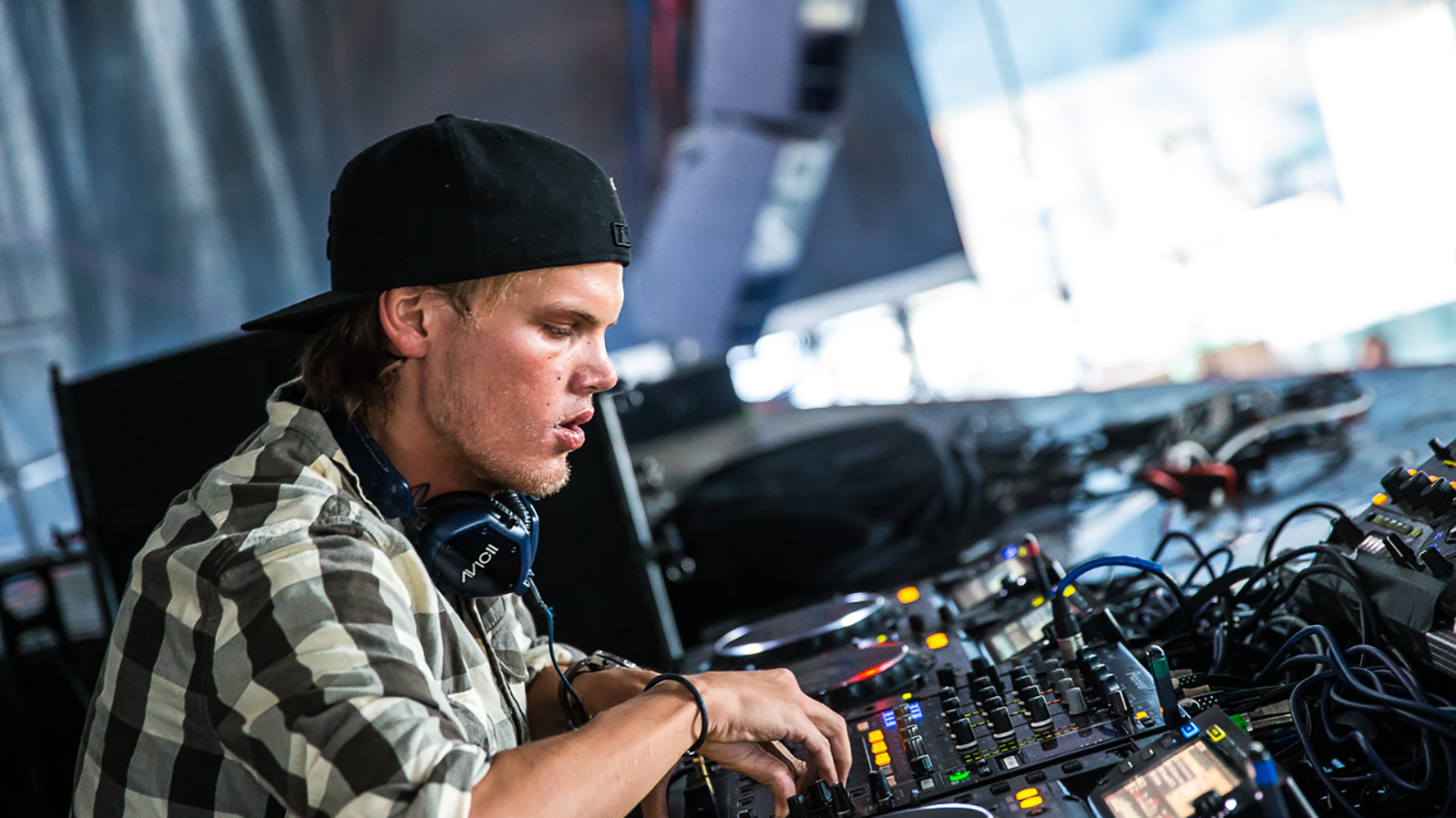 Dj avicii фото