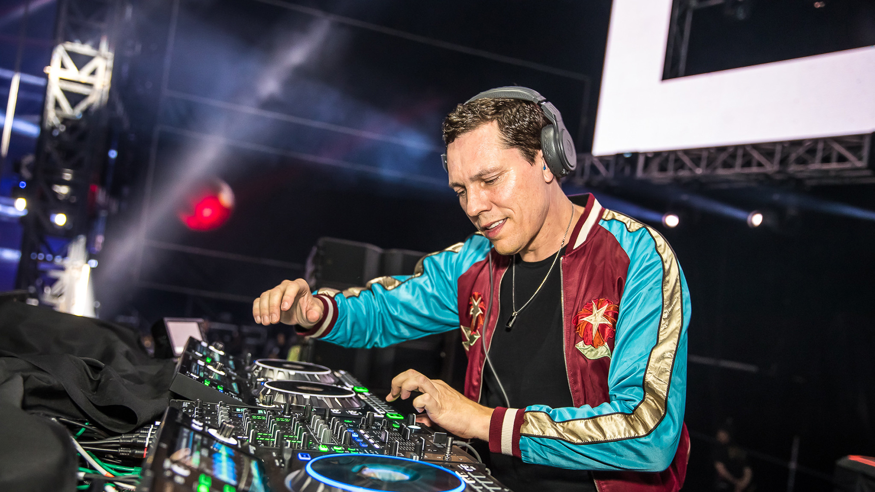 Tiesto's. Диджей Тиесто. DJ Tiesto 2020. Тиесто 2021. Дж Тиесто сейчас.